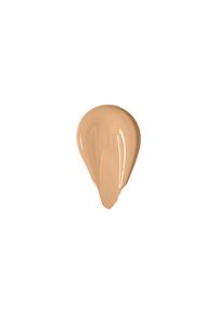 Fondotinta liquido in una morbida tonalità beige, con una consistenza cremosa e liscia e un finish lucido, applicato a forma di goccia su uno sfondo bianco.