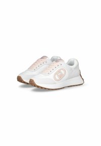 Zapatillas blancas con detalles en rosa, puntera redonda, parte superior texturizada y suela de goma con tracción estampada. Detalle del logo en el costado.