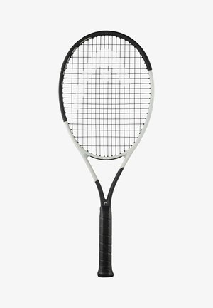 Racchetta da tennis bianca e nera con corde e impugnatura nere, mostrata verticalmente di fronte su sfondo bianco.