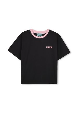 T-shirt noir à manches courtes avec col rose et petit logo Kenzo rose sur la poitrine gauche.