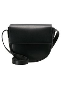 Borsa a tracolla in ecopelle nera con fondo rotondo, chiusura a patta piatta, tracolla regolabile e dettaglio di cucitura bianca lungo i bordi.