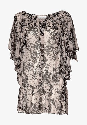Gennemsigtig, let bluse i beige og sort med et abstrakt print, rynkede korte ærmer og en elastisk talje.