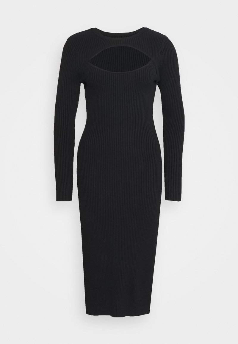 Robe noire en tricot côtelé à manches longues avec un détail découpé au niveau de la poitrine, silhouette ajustée et longueur mi-mollet.