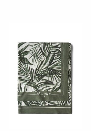 Złożona tkanina z nadrukiem zielonych liści palmy i oliwkowozieloną ramką z białym, odręcznym napisem „Bogue”.