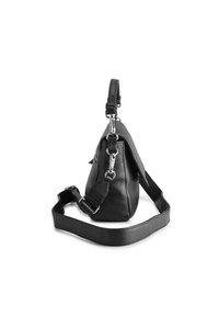 Borsa a tracolla in pelle nera con finitura testurizzata, dotata di tracolla rimovibile e dettagli in metallo argentato. Vista laterale che mostra la forma e la struttura.