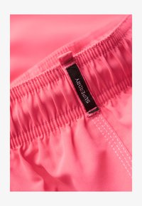 Geselecteerd, shocking pink