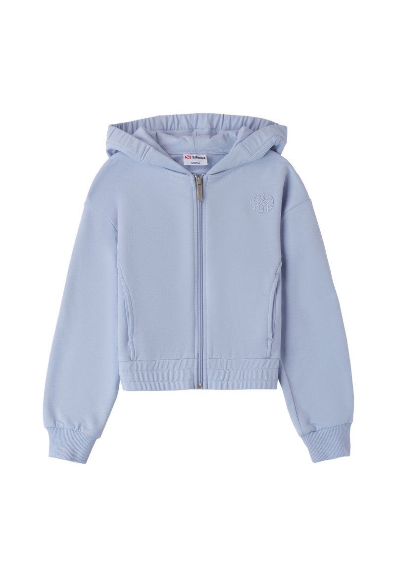 Sweat à zip bleu clair en tissu doux. Il dispose d'une capuche, de poignets et d'un ourlet côtelés, avec un logo discret à l'avant.