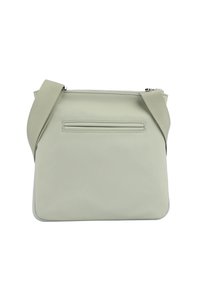 Borsa a tracolla verde chiaro realizzata in materiale sintetico liscio, con design piatto, tracolla regolabile e tasca con zip posteriore.