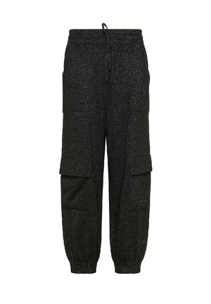 Pantaloni cargo neri in un tessuto glitterato con vita regolabile tramite cordoncino, polsini elasticizzati e molteplici tasche laterali. La superficie testurizzata aggiunge dettaglio.