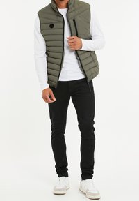 Threadbare Veste sans manches - green