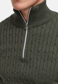 Kronstadt CABLE HALF-ZIP - Strickpullover - army mix