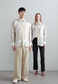 HOUSE OF JAFFA UNISEX - Πουκαμίσα με κουμπιά - beige/white