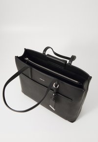 Thumbnail Image 7