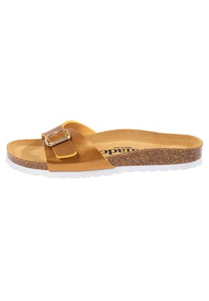 Gule lædersandal med slide-design og korkfodbed, metallisk spændeakcent og hvid gummisål. Flad design egnet til afslappet brug.