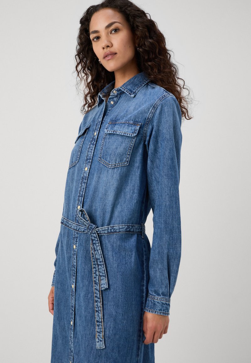 ONLY Tall ONLTRUDY BELT DRESS - Denim dress - medium blue denim/blue denim  - Zalando.co.uk