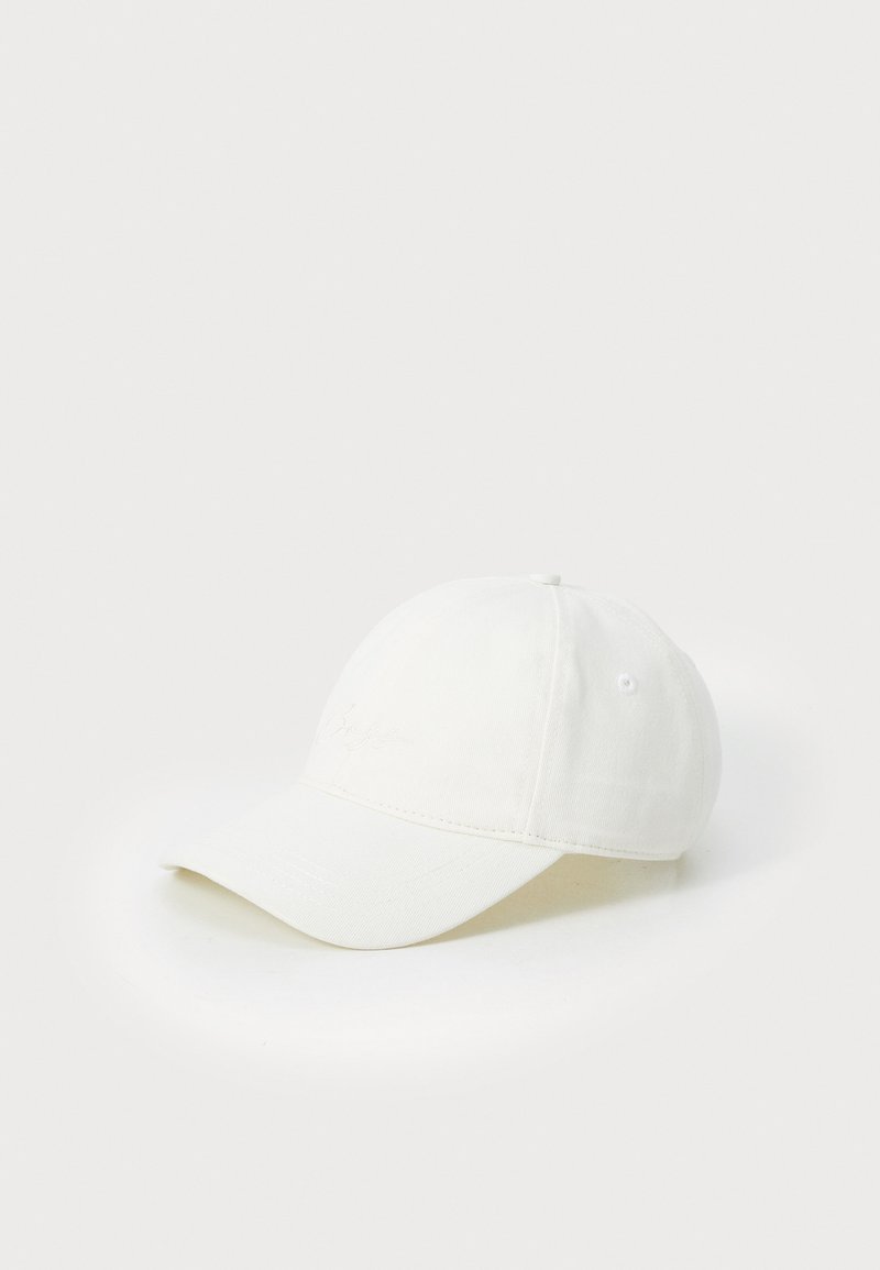 Cappellino da baseball bianco in cotone con visiera curva e logo ricamato sul davanti. Dotato di occhielli per la ventilazione e di una cinghia regolabile.