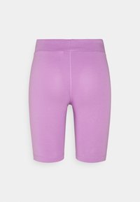 Lila pyöräilyhousut joustavasta kankaasta, joissa on korkea vyötärö, tiukka muotoilu ja sileä pinta ilman näkyviä kuvioita.