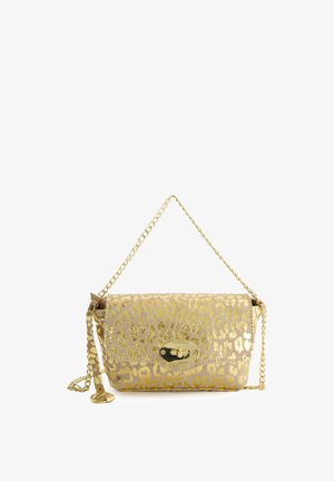 Gouden luipaardprint clutch tas van textuurmateriaal. Voorzien van een glanzende gouden kettinghandgreep en een ovale sluitingdetail aan de voorkant.