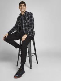 Jack & Jones JJIACE JJDEX TAPERED - Pantaloni cargo - black