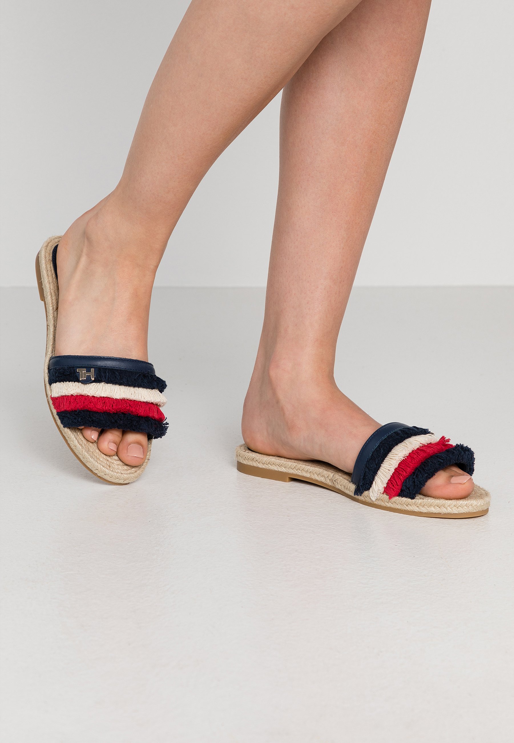 tommy hilfiger flat mule