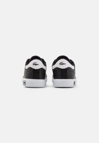 Lacoste POWERCOURT CHILDREN UNISEX - Treniņu apavi - black/white