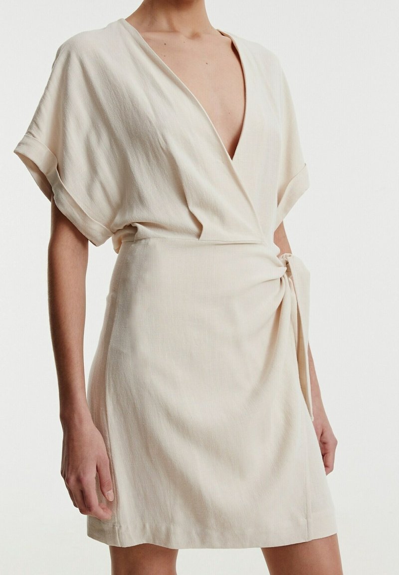 EDITED Robe de jour - beige