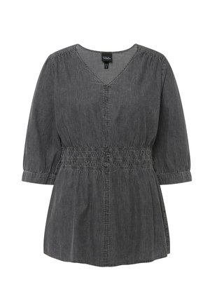 Šedá džínová tunika s výstřihem do V, nařaseným pasem a tříčtvrtečními rukávy. Měkká textura a jednoduchý, nezdobený design.