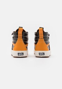 Vans Baskets montantes - apricot