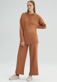 Touché Privé - SET - Sweatshirt - brown Thumbnail Image 1