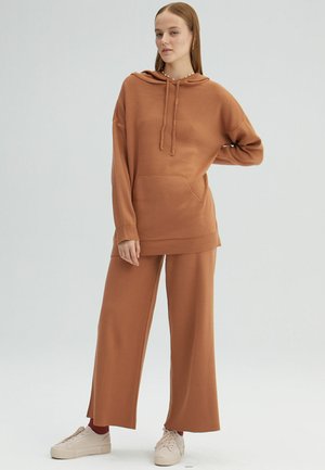 Touché Privé SET - Sweater - brown