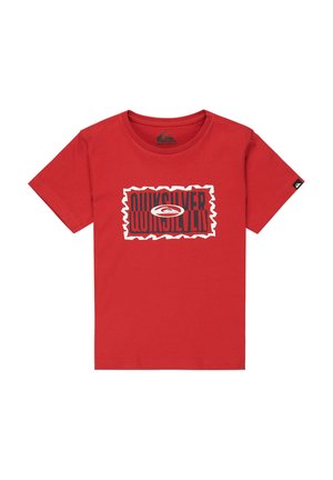 Rode katoenen t-shirt met een ronde hals, voorzien van een witte en marineblauwe grafiek in een scherpe rand met de tekst "QUICKSILVER."