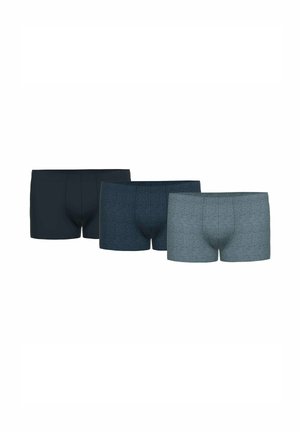 Herren-Boxershorts in drei verschiedenen Blautönen: Dunkelmarine, Mittelblau mit Muster und Hellgrau. Weicher Stoff, elastischer Bund.