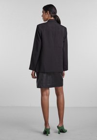 YAS YASBLURIS - Bleiseri - black