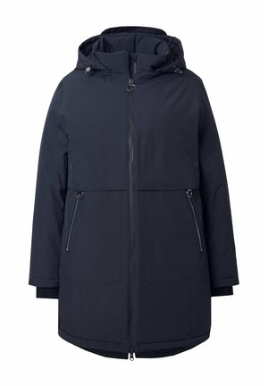Granatowa parka wykonana z wodoodpornego materiału. Posiada kaptur, zapięcie na zamek z przodu oraz dwie boczne kieszenie z detalami zamka.