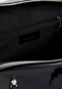 Pier One Weekendtasker - black