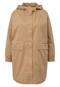 Beige Regenmantel mit Kapuze, ausgestattet mit Druckknöpfen, zwei Fronttaschen, elastischen Cuffs und einer lässigen Passform. Hergestellt aus glattem, leichtem Material.