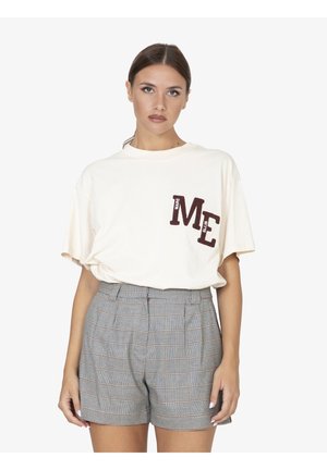 Short - brown and camel
