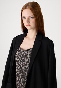 Gina Tricot COWL NECK MAXI  - Maksikleit - leo