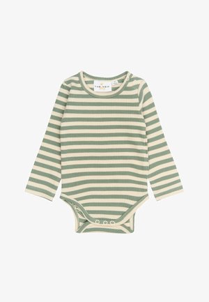 Dlhý rukáv overal s rebrovým vzorom v striedajúcich sa zelených a krémových pruhoch a s patentkami na spodnej časti pre jednoduché obliekanie.