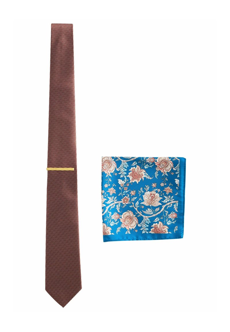 Nouvelle cravate marron à motifs avec une forme étroite ; associée à un pochette bleu floral avec des fleurs roses et blanches.