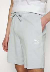 Puma CLASSICS - Jogginghose - platinum gray