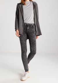 ONLY Felpa con zip - black
