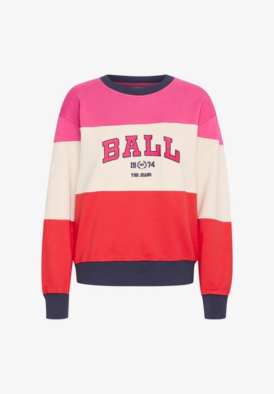 Krāsu bloku džemperis ar rozā, krēmkrāsas, sarkaniem un tumši ziliem segmentiem. Ar apaļu kakla izgriezumu, garām piedurknēm un ar drukātu tekstu "BALL 1974".