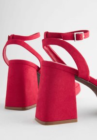 Next FOREVER COMFORT - REGULAR FIT - Platformas sandales - red