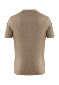 Brun pikétröja med korta ärmar, en slät yta och en klassisk krage; bakvy visar en sömlös design utan utsmyckningar.