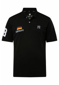 Černé polokošile z bavlny s límečkem na dva knoflíky. Obsahuje bílou číslici 8, text "NĚMECKO" a výšivku tříbarevné vlajky.