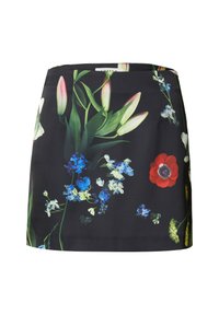 Mini-rok met bloemenprint in zwarte stof, versierd met verschillende bloemen in levendige kleuren, waaronder rood, blauw en groen, met een gladde textuur.