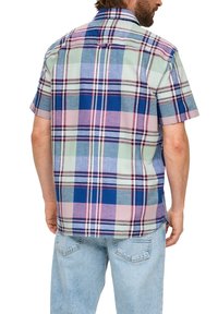 Camicia a maniche corte a quadretti nei toni del verde, blu e rosa; presenta un colletto button-down e un orlo dritto. Realizzata in un tessuto leggero.