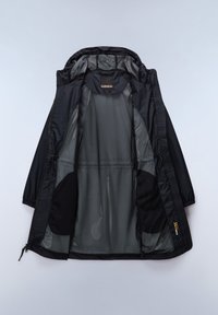 Zwarte waterdichte jas met mesh voering, verstelbare capuchon, elastische manchetten en twee zijzakken. Ritsluiting en logo aan de zijkant.