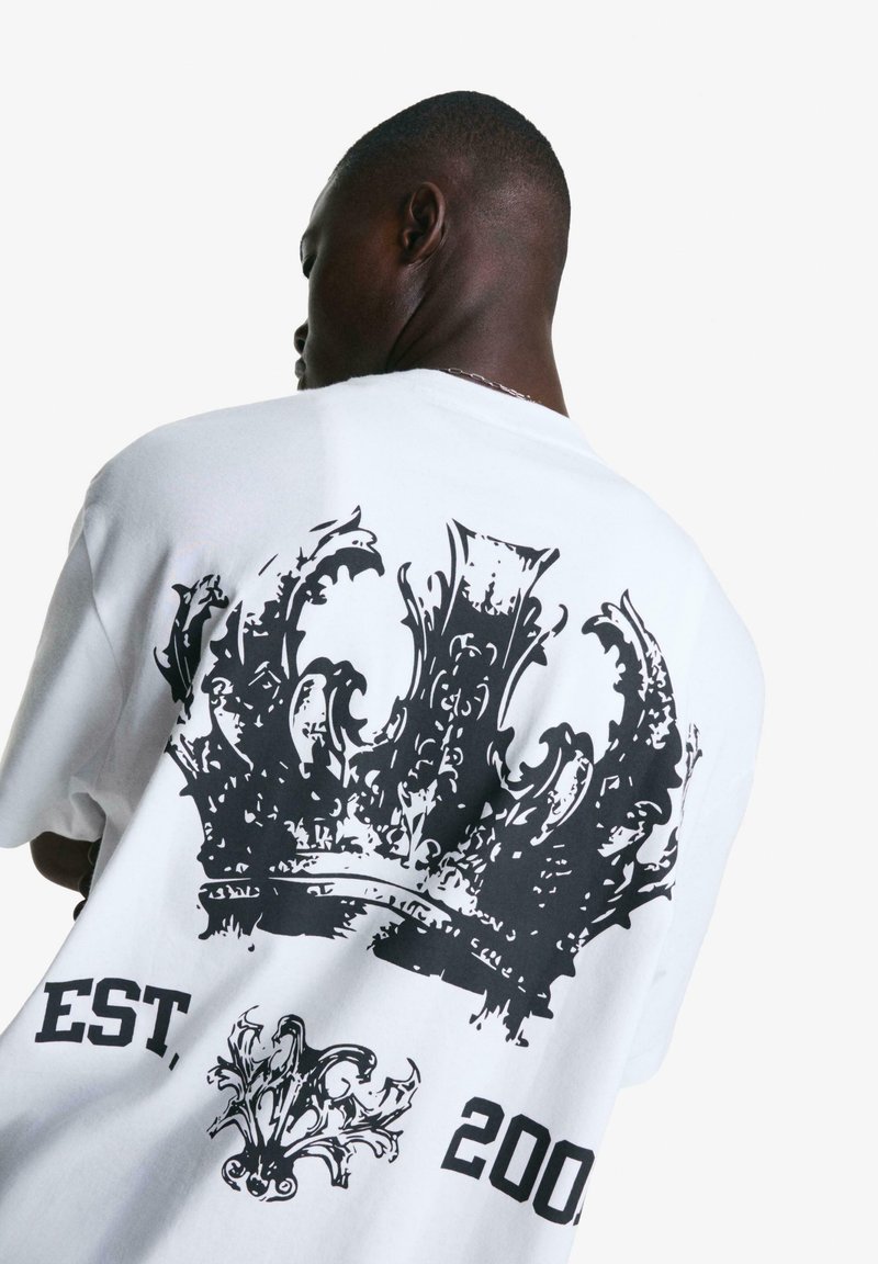 Bershka SHORT SLEEVE T-shirt con stampa white/bianco Zalando